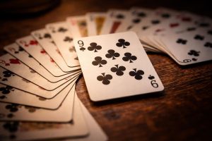 9 de Trèfle Signification : Interprétation en Cartomancie